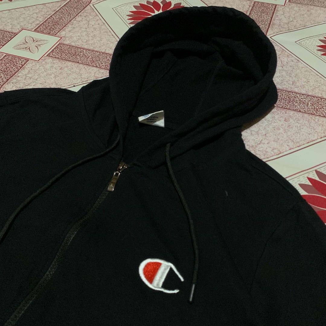 CHAMPION (Category: Coats, Jackets and Outerwear) located in Sofronio Española. Submitted by diyad_thrift_things (Listing ID 1462818848, Image 3). Description: CHAMPION SPELL OUT EXCELLENT CONDITION SIZE MEDIUM TO LARGE MABAGO MINE ₱580 Disclaimer: I am not affiliated with any of the brands mentioned. The products I sell are thrifted, pre-owned items that were originally made by those brands. All trademarks, logos, and copyrights belong to their 