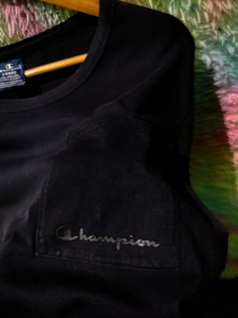 Champion Chest-Pocket T-Shirt (Category: Tshirts & Polo Shirts ) located in Palo. Submitted by ubnathrifteez (Listing ID 1462378066, Image 2). Description: Dimes : L29W20 Condition : EXCELLENT Color Rate 9/10 Issue : None.