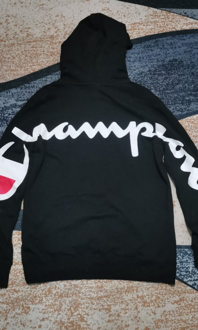 Champion x supreme hoodie (Category: Coats, Jackets and Outerwear) located in San Jose. Submitted by thrift_ni_sir (Listing ID 1462850107, Image 1). Description: Excellent condition MOD j&t Add shipping fee MOP gcash.