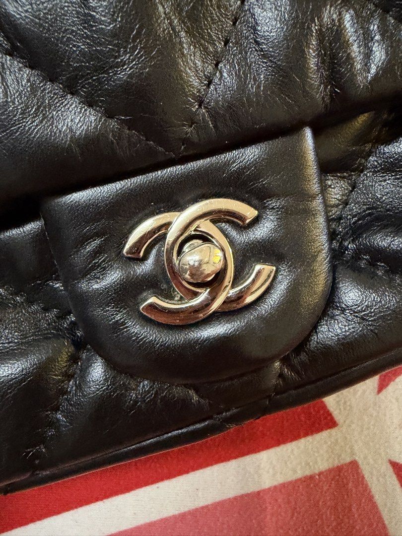 Chanel Bag (Category: Luxury Bags & Wallets) located in Manila. Submitted by kayecake_ (Listing ID 1462721156, Image 2). Description: .