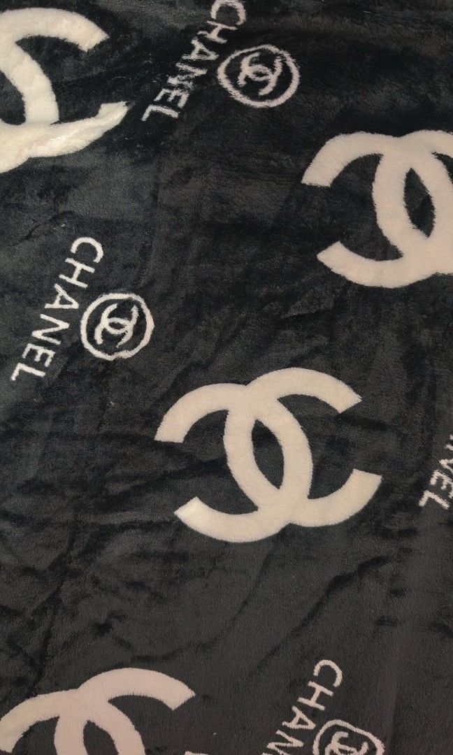 Cha-nel Fur Fleece Blanket/ Double Size (Category: Bedding & Towels) located in Mariveles. Submitted by hl.reyrfinds (Listing ID 1462705699, Image 2). Description: 🍀☘️🍀☘️🍀 Cha-nel Fur Fleece Blanket/ Double size Soft & Glossy Pay first. MOD: J&T.
