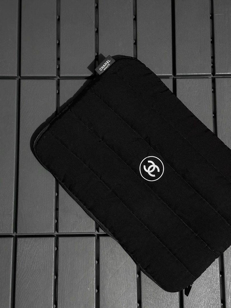 Chanel Laptop Sleeves (Category: Luxury Accessories) located in Quezon City. Submitted by ckpaez (Listing ID 1462730480, Image 1). Description: Can fit macbook pro.