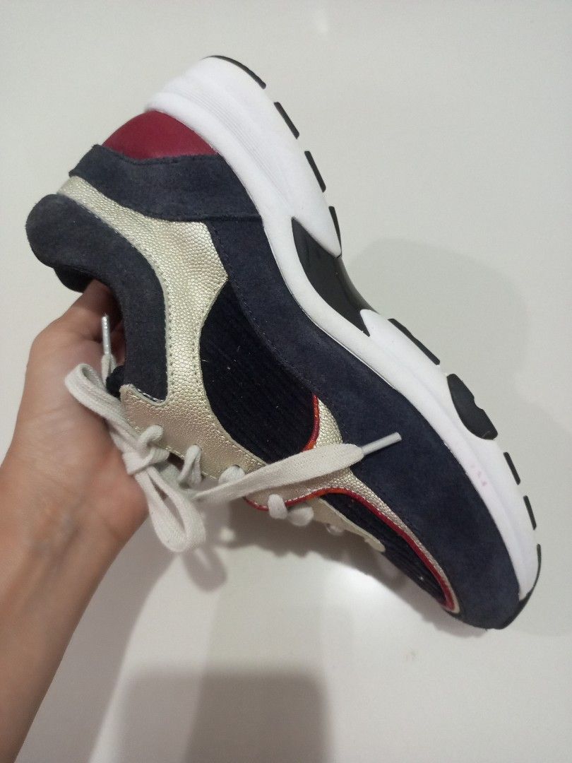 CHANEL SNEAKERS (Category: Sneakers) located in Bulacan. Submitted by joanagwen (Listing ID 1462858870, Image 3). Description: Ganda Ng color combination size 36 on tag.