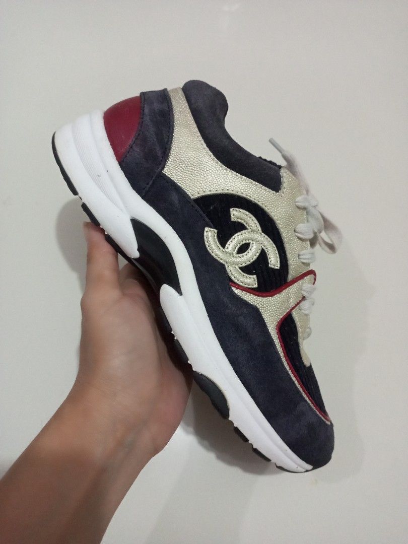 CHANEL SNEAKERS (Category: Sneakers) located in Bulacan. Submitted by joanagwen (Listing ID 1462858870, Image 1). Description: Ganda Ng color combination size 36 on tag.