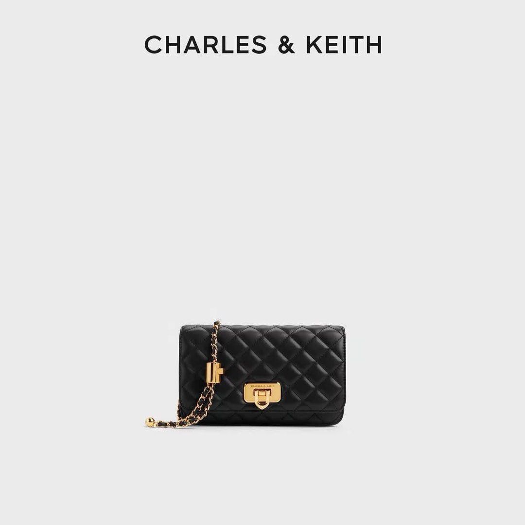 Charles & Keith Cressida Quilted Push-Lock Clutch (Category: Clutches) located in Manila. Submitted by chic.collectivemnl (Listing ID 1462827786, Image 2). Description: .