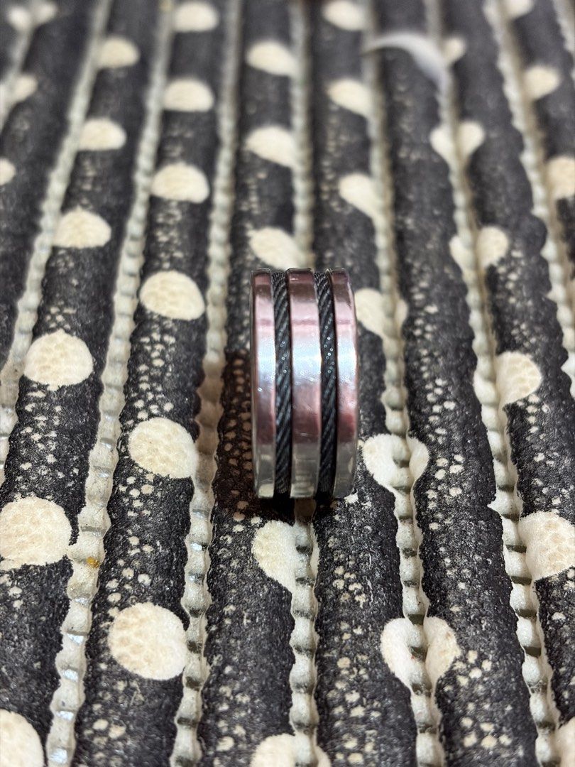 Charriol Ring Size 58 (Category: Rings) located in Dasmarinas. Submitted by markusi22 (Listing ID 1462729634, Image 2). Description: for sale only price : 5k(slightly negotiable) 💍Charriol Ring Size 58 8/10 condition 💯 authentic rfs : maliit na sakin pickup Dasmariñas Cavite shipping via Lalamove or LBC please respect my post thanks.