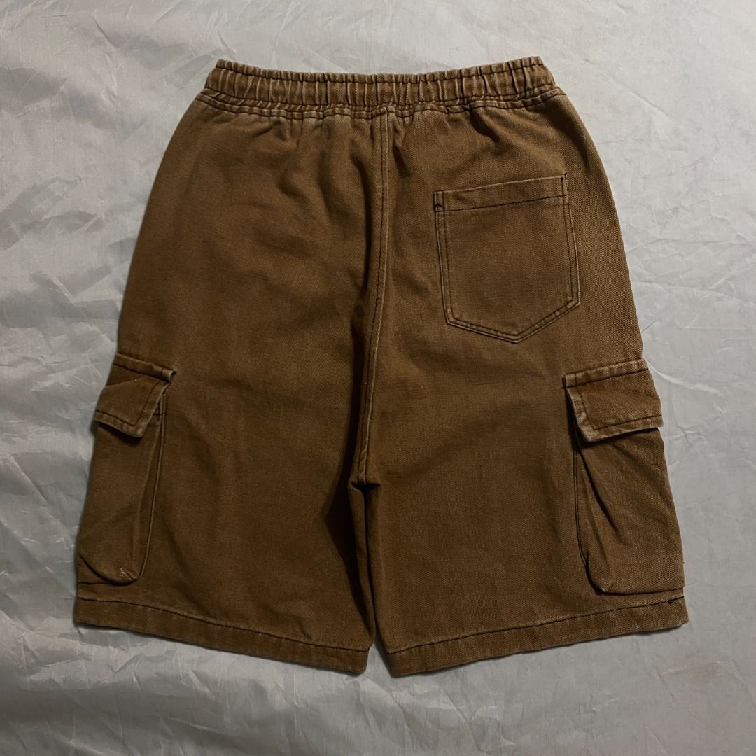 Choco Brown Baggy Cargo Shorts (Category: Shorts) located in Rizal. Submitted by van.b (Listing ID 1462781441, Image 3). Description: Random Choco Brown Baggy Cargo Shorts W: Free (26” when relaxed) L: 21” L.O: 11” ₱499 + shipping fee Really nice fit and colorway Issue(s): None Color Rate: 9.5 We are not affiliated or associated with any of the brands featured. All trademarks and copyrights belong to their respective owners. .