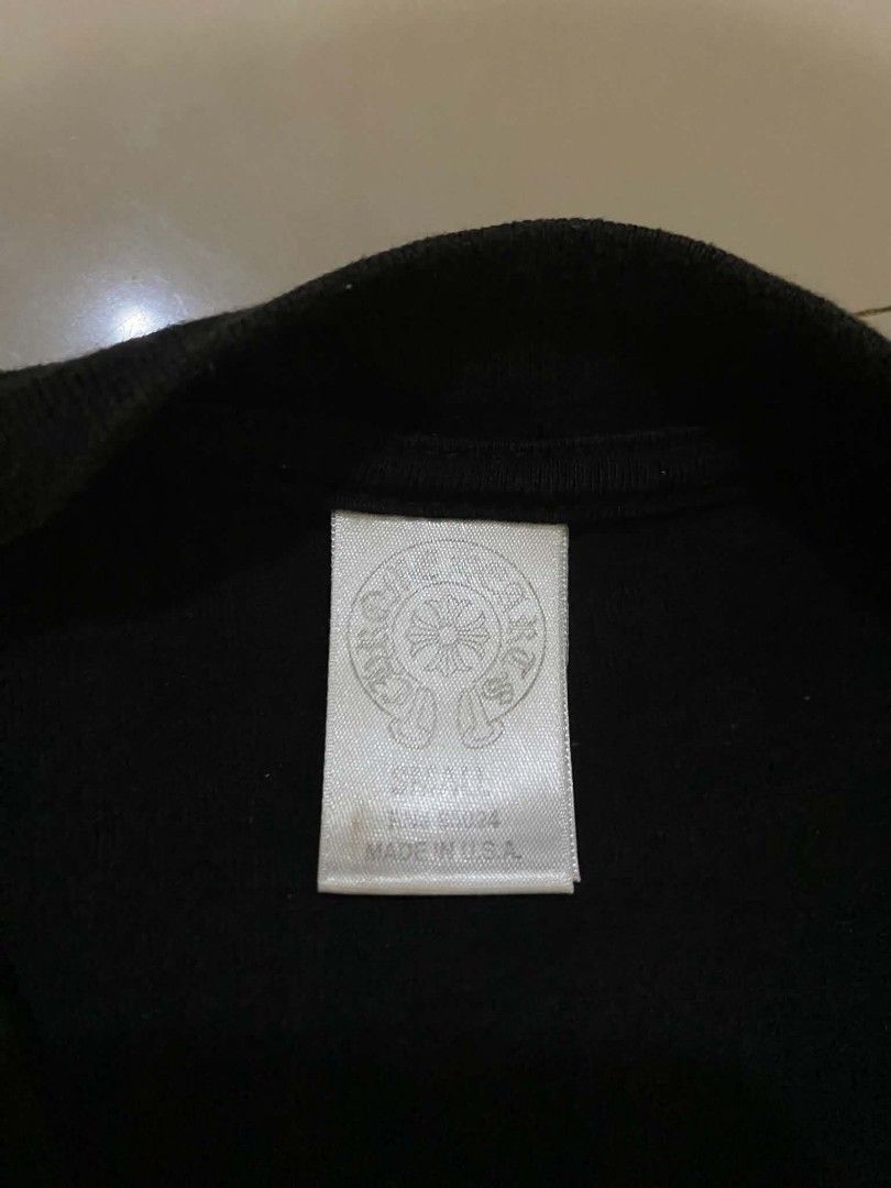 chrome hearts with pocket (Category: Coats, Jackets and Outerwear) located in Nagcarlan. Submitted by livehorse.542a4e (Listing ID 1462733088, Image 3). Description: excellent condition cr:9.8/10 dimes:27X17.5 sasakalin ka sa leeg.