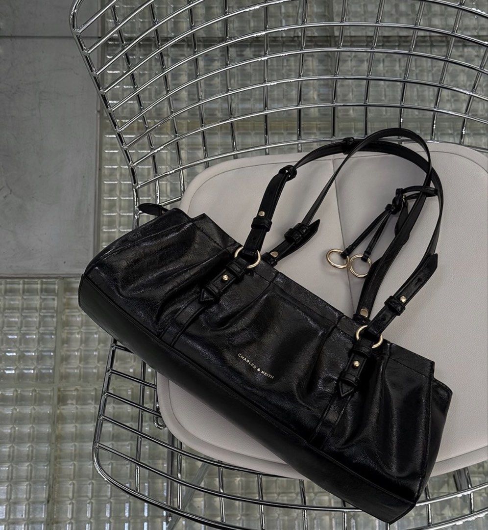 C&K Britton Elongated Shoulder Bag (Category: Shoulder Bags) located in Bulacan. Submitted by mykakarizza (Listing ID 1462874712, Image 3). Description: BEST SELLER✨✨ ₱950 onlyy Few stocks restocked!!💖 C&K Britton Elongated Shoulder Bag Width 14.8 in Depth 3.9 in Height 5.1 in Add paperbag 100 📸 Actual pics! 🙋🏻‍♀️ ─── ✦ ─── ✦ ─── ✦ ─── ✦ ─── 🛍️ LOOKING FOR MORE RESELLERS 🛍️ ✨ Buy 3 pcs of ANY items — FREE SHIPPING NA!🚚 ✨ Buy 10 items → FRE