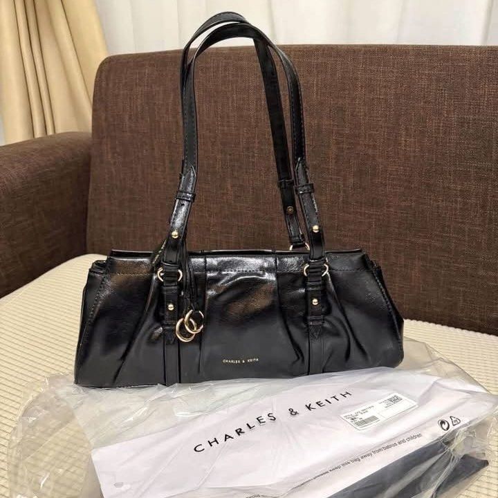 C&K Britton Elongated Shoulder Bag (Category: Shoulder Bags) located in Bulacan. Submitted by mykakarizza (Listing ID 1462874712, Image 2). Description: BEST SELLER✨✨ ₱950 onlyy Few stocks restocked!!💖 C&K Britton Elongated Shoulder Bag Width 14.8 in Depth 3.9 in Height 5.1 in Add paperbag 100 📸 Actual pics! 🙋🏻‍♀️ ─── ✦ ─── ✦ ─── ✦ ─── ✦ ─── 🛍️ LOOKING FOR MORE RESELLERS 🛍️ ✨ Buy 3 pcs of ANY items — FREE SHIPPING NA!🚚 ✨ Buy 10 items → FRE