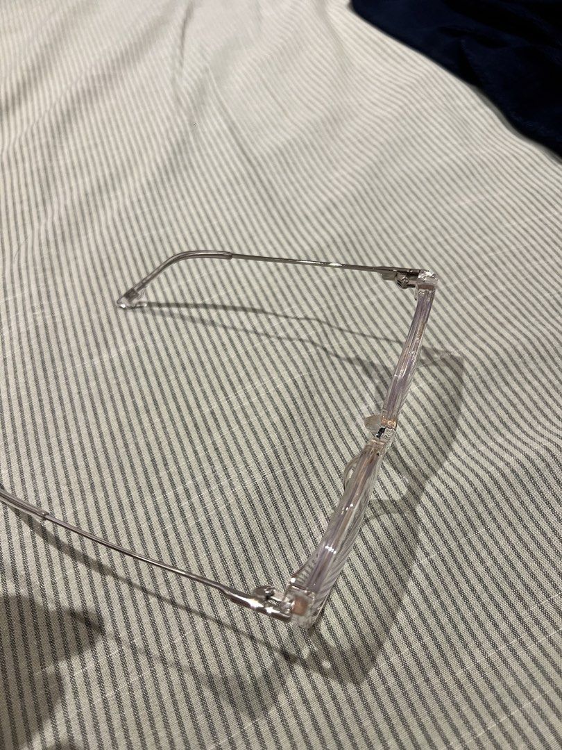 Clear Frame Square Glasses (Category: Sunglasses & Eyewear) located in Marikina City. Submitted by patrickmontojo.ramos (Listing ID 1462781962, Image 2). Description: - Trendy clear square frames - Silver metal arms - Versatile for everyday wear or fashion accessory - Suits most face shapes - Feel free to ask questions!.