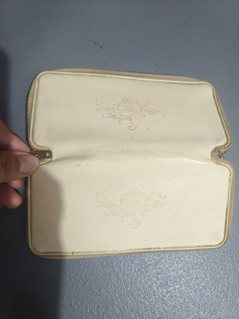 Clover Crochet Hooks Set with Case (Category: Craft Supplies & Tools) located in San Jose del Monte. Submitted by m_nshop (Listing ID 1462814873, Image 2). Description: - Vintage crochet hook set - Zippered cream-colored case with decorative embossing - Includes various sizes of metal crochet hooks - Small pair of yellow scissors included - Interior of case is red and cream - Perfect for crochet enthusiasts incomplete na po payment first jnt or l
