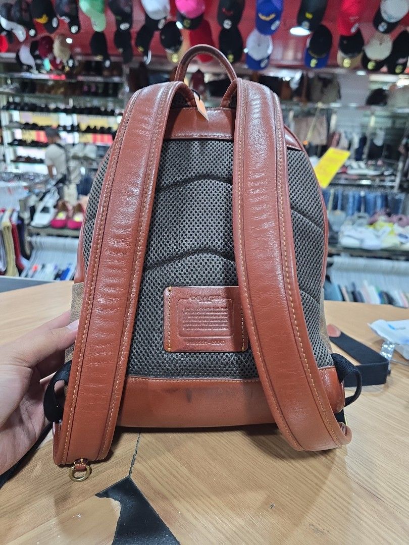 Coach Brown Leather Backpack (Category: Backpacks) located in Iba. Submitted by conditionexcellente (Listing ID 1462766069, Image 2). Description: - check photos na lang para sa issue .