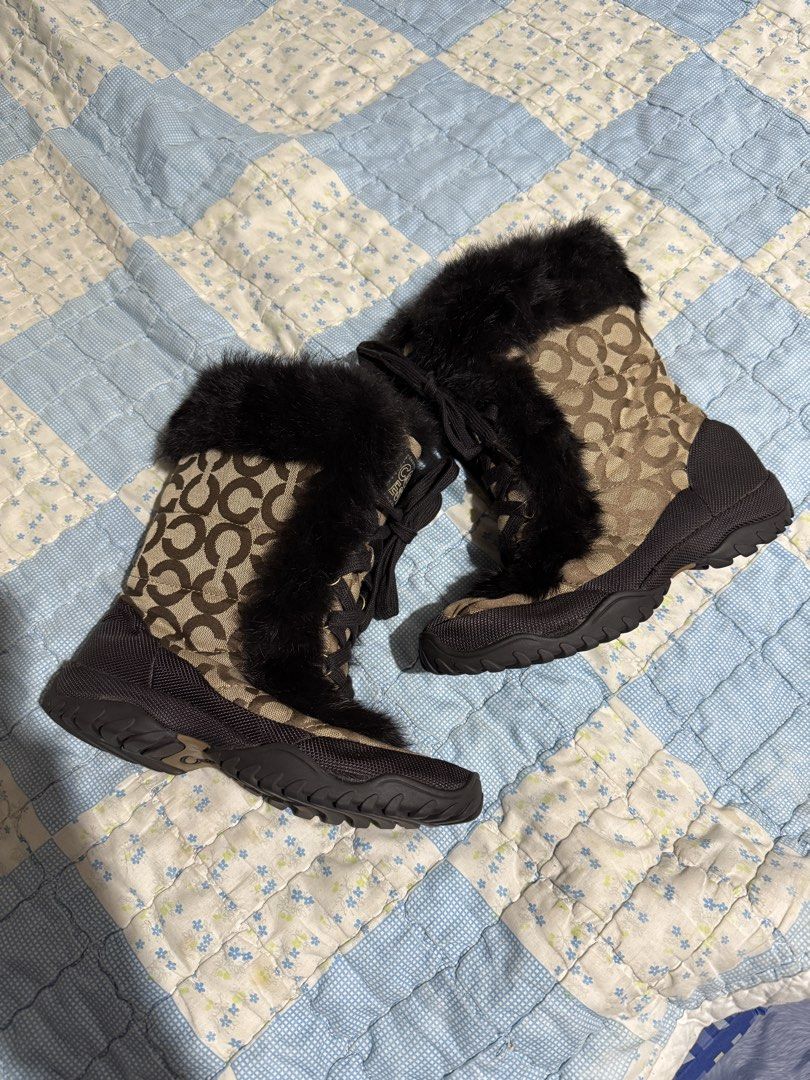 Coach Jennie Fur boots (Category: Boots) located in Manolo Fortich. Submitted by thriftacktoe34 (Listing ID 1462793953, Image 1). Description: Excellent condition Size 5 1/2 35-36 EU Issue: sole seps kaya pa mareglue FREE shipping fee.