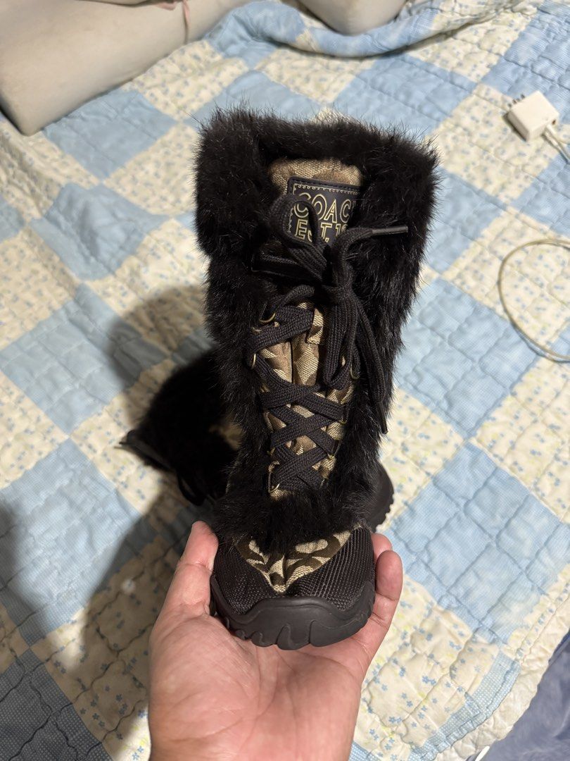 Coach Jennie Fur boots (Category: Boots) located in Manolo Fortich. Submitted by thriftacktoe34 (Listing ID 1462793953, Image 2). Description: Excellent condition Size 5 1/2 35-36 EU Issue: sole seps kaya pa mareglue FREE shipping fee.
