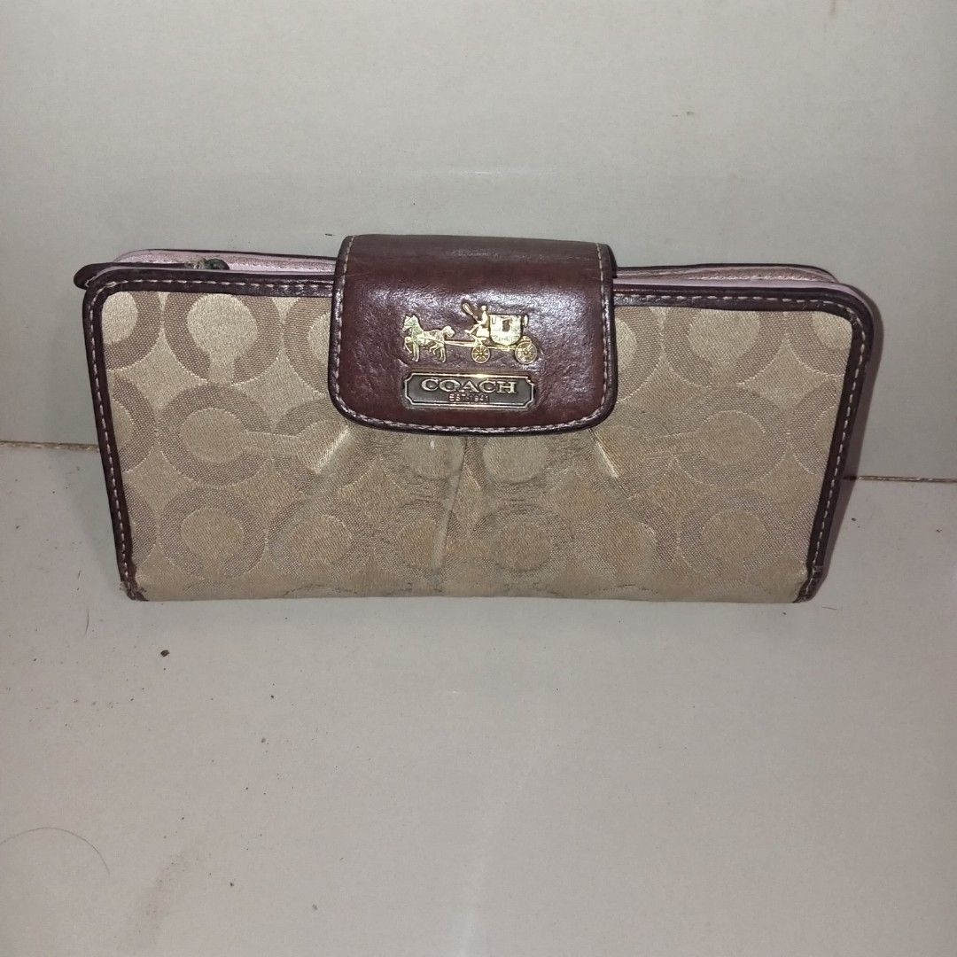 Coach Madison long wallet Rank AB (Category: Luxury Bags & Wallets) located in Abucay. Submitted by source8600 (Listing ID 1462743234, Image 1). Description: .
