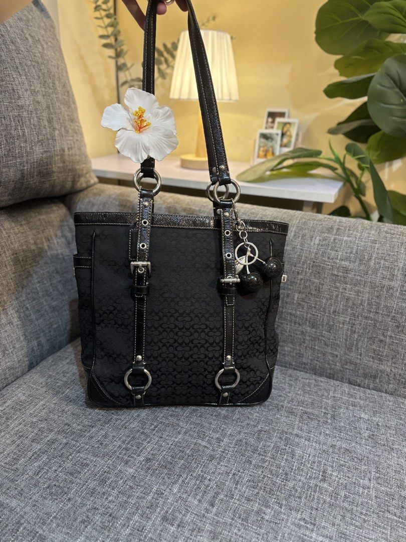Coach MINI triple black vintage tote (Category: Shoulder Bags) located in Binangonan. Submitted by bagsistersph (Listing ID 1462775245, Image 1). Description: .