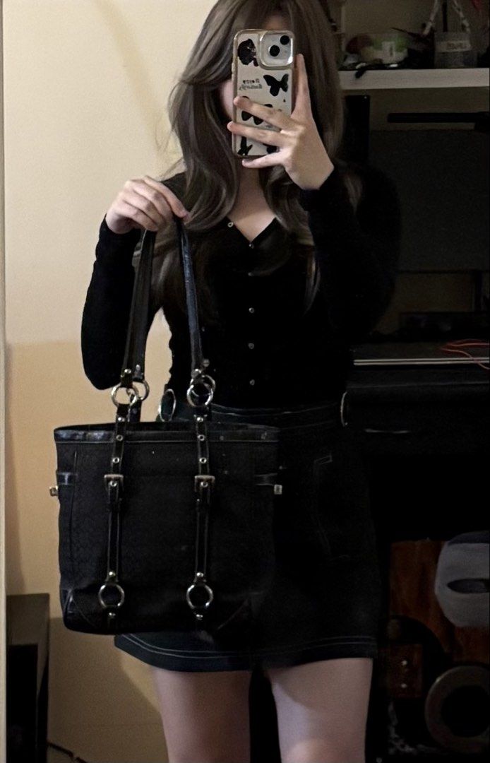 Coach MINI triple black vintage tote (Category: Shoulder Bags) located in Binangonan. Submitted by bagsistersph (Listing ID 1462775245, Image 3). Description: .