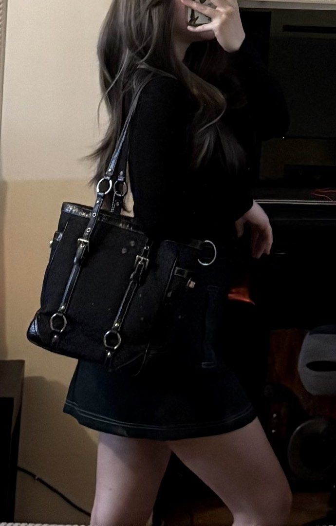 Coach MINI triple black vintage tote (Category: Shoulder Bags) located in Binangonan. Submitted by bagsistersph (Listing ID 1462775245, Image 2). Description: .