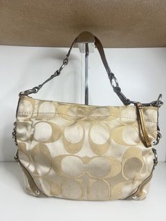 (Category: ) located in . Submitted by shopwithaaz (Listing ID 1462767938, Image 1). Description: .