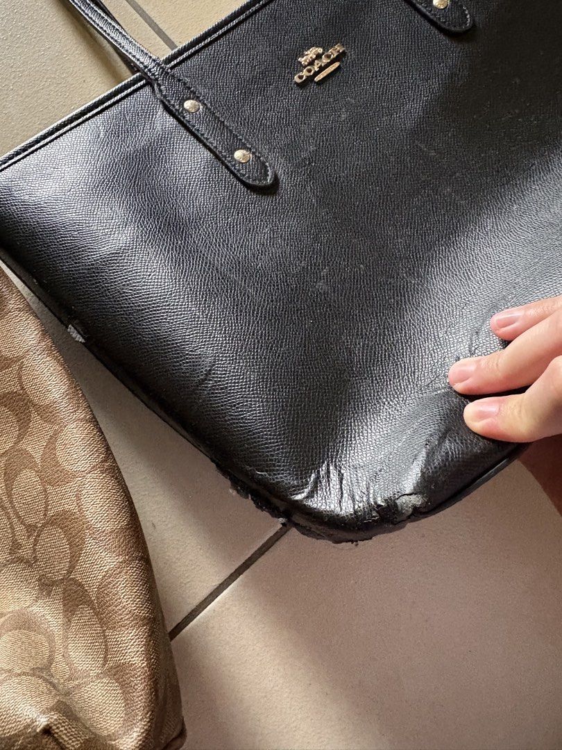 Coach Shoulder Bag (Category: Shoulder Bags) located in Manila. Submitted by mleuxvintage (Listing ID 1462740422, Image 3). Description: 2 pcs of Coach bag for 649 check pics for issue.