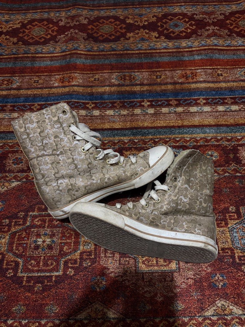 Coach Signature High Cut Sneakers (Category: Sneakers) located in Baliuag. Submitted by asdfraks (Listing ID 1462876960, Image 2). Description: - Coach high-cut sneakers - Size 7 - Needs cleaning - Still Negotiable .