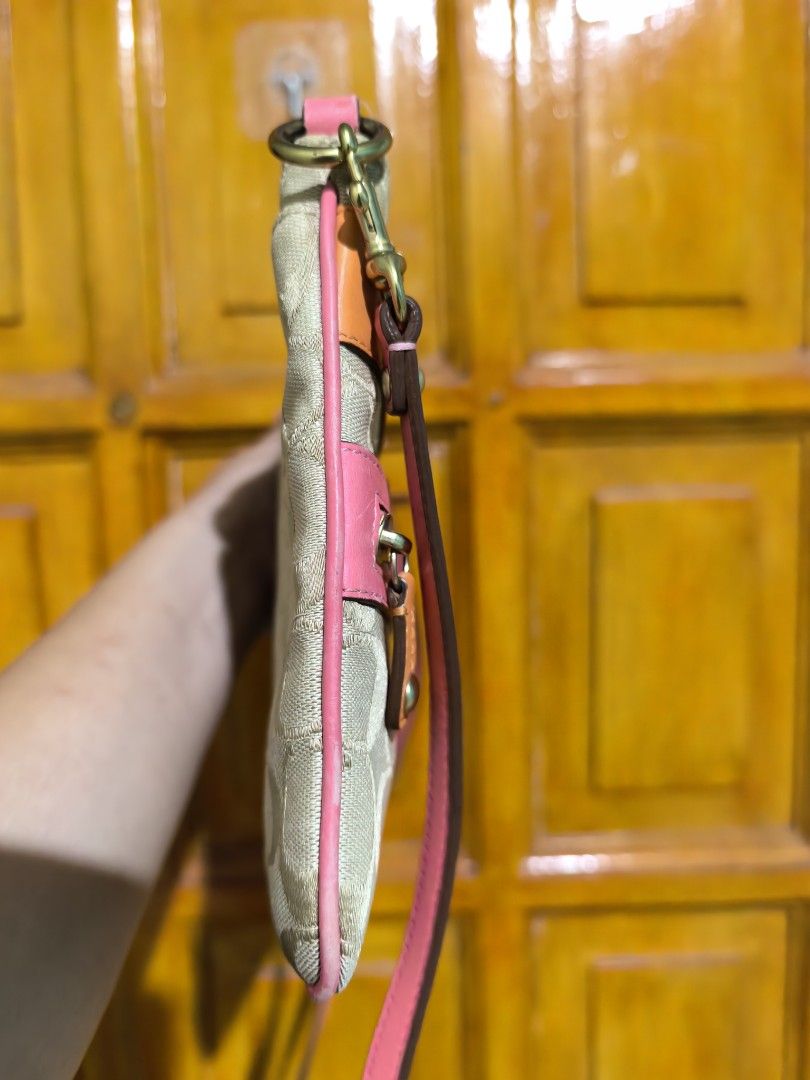 Coach sling (Category: Cross-body Bags) located in Manila. Submitted by khulet2008 (Listing ID 1462874971, Image 3). Description: C-o-A-c-H sling bag In very good condition Can fit medium size wallet, phone and kikay kit. 😅 Good for everyday use.