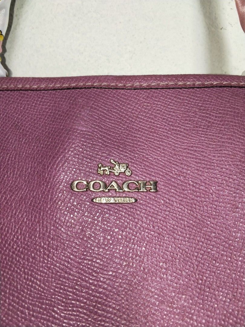 Coach tote (Category: Luxury Bags & Wallets) located in Cavite. Submitted by bagssection04 (Listing ID 1462692570, Image 2). Description: coach tote bag violet color need clean pabura na ang creed pero may etikita.