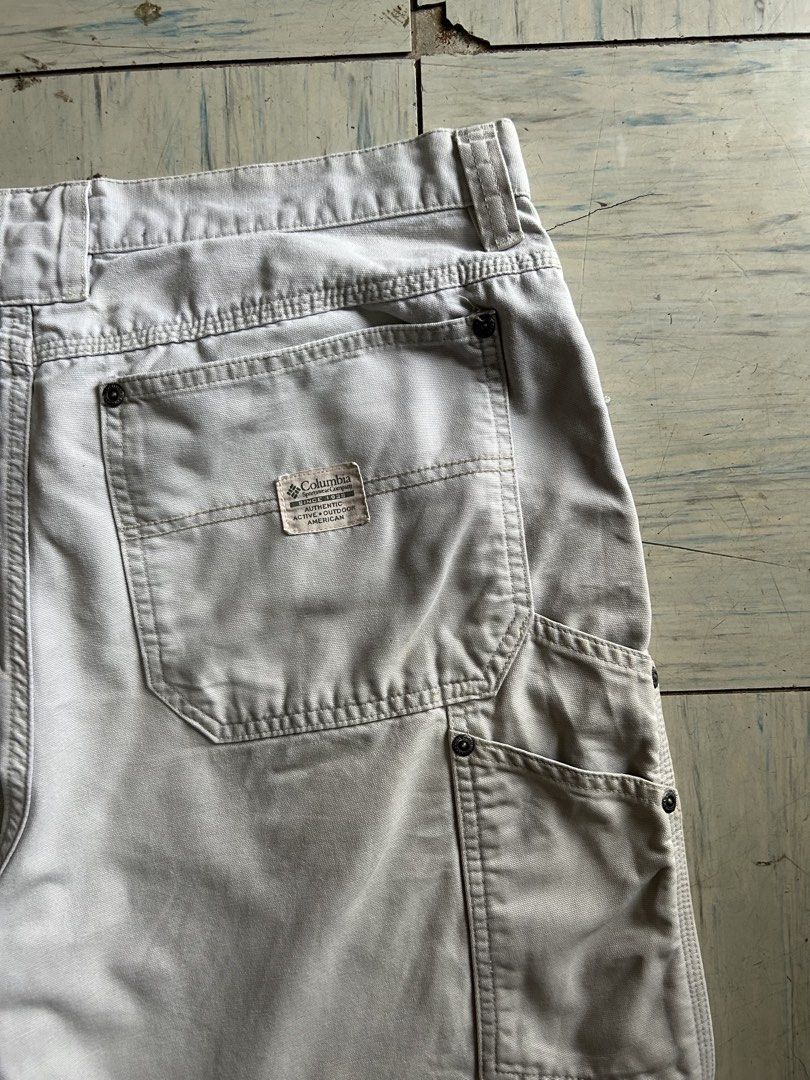 Columbia cargo carpenter short (Category: Shorts) located in Cavite. Submitted by arvinroderos (Listing ID 1462885060, Image 3). Description: Columbia carpenter short waist 36 length 21 leg opening 12.5 need wash 450.