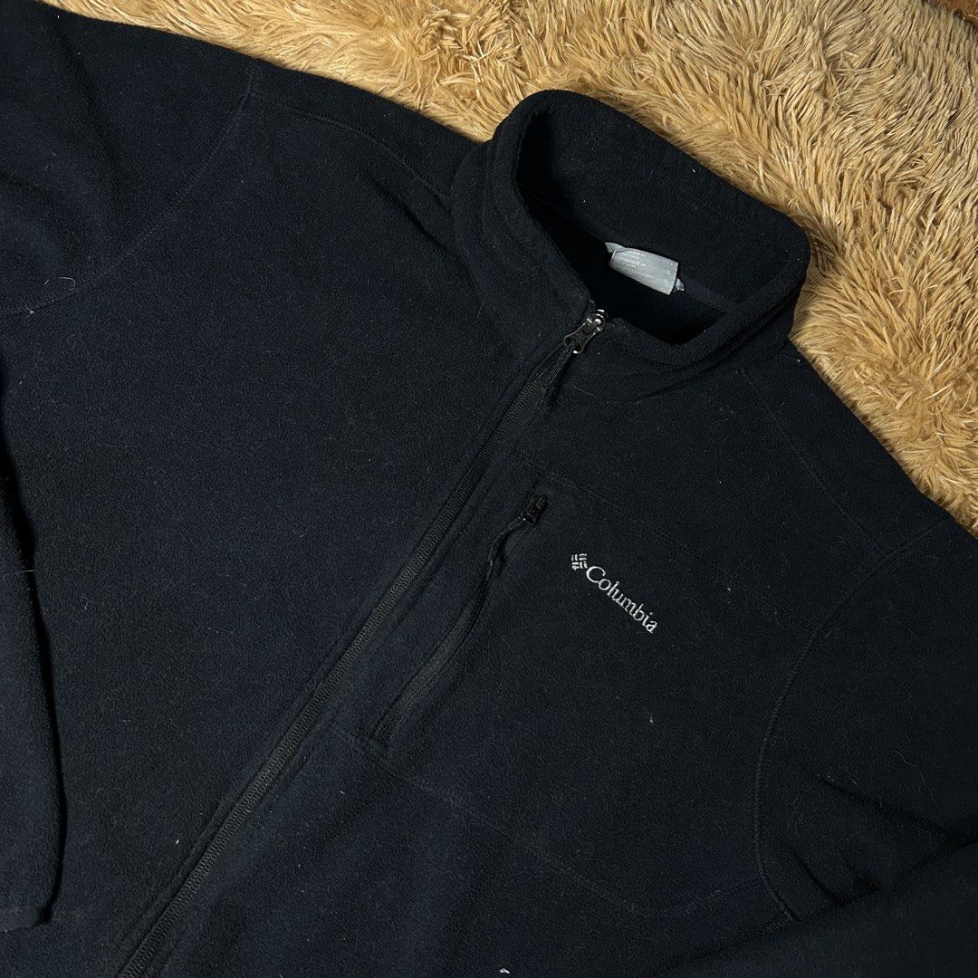 Columbia Fleece Jacket (Category: Coats, Jackets and Outerwear) located in Manila. Submitted by albrtthriftpicks (Listing ID 1462868413, Image 2). Description: 📍Columbia Fleece Jacket 25x30 fit to XL 9.5/10 condition need wash 850+sf.