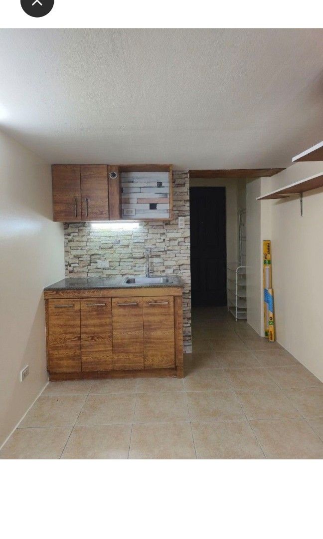 Condo unit with loft (Category: Apartments & Condos) located in Makati City. Submitted by robimee (Listing ID 1462718605, Image 2). Description: condo unit with loft semi furnish unit near Guadalupe Viejo Makati near edsa near ateneo law school near powerplant mall or rockwell near all kind of shop( laundry,water refill station, bakery,supermarket etc.).
