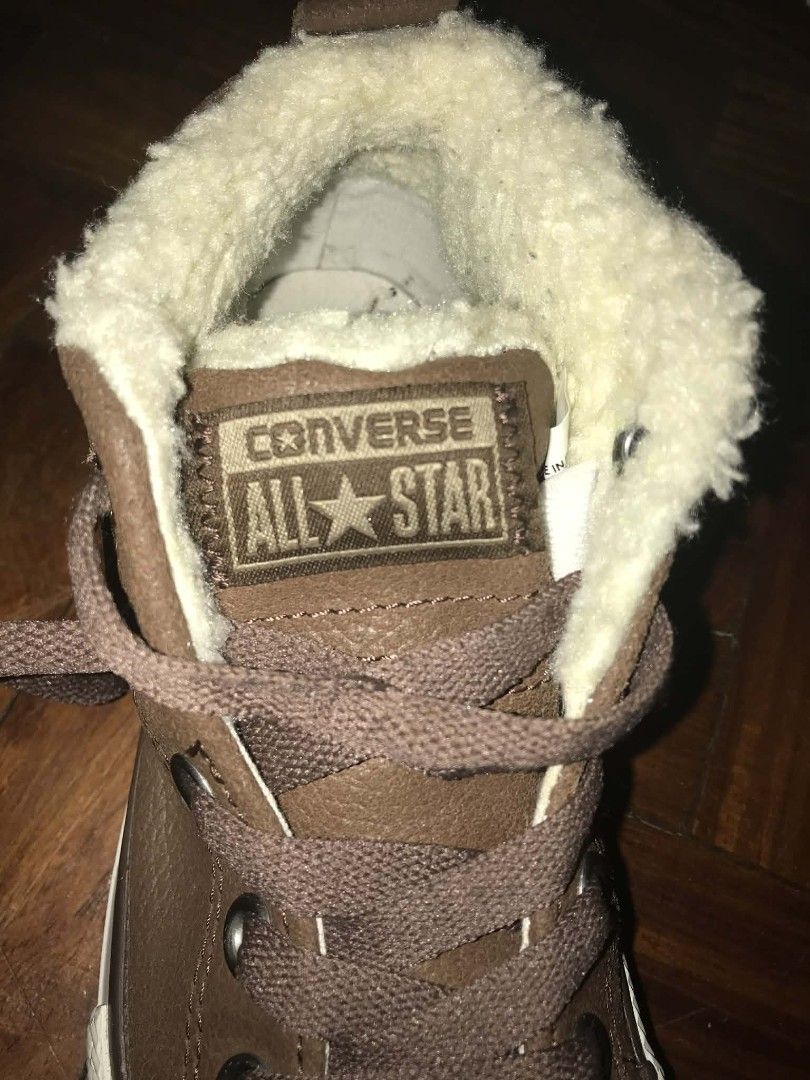 Converse Junior Chuck Taylor All Star Street Boots (Category: Babies & Kids Fashion) located in Rizal. Submitted by youngwolf-5f02 (Listing ID 1462800739, Image 3). Description: - Brown leather Converse boots - Cozy sherpa lining for warmth - Mid-top, lace-up design - Ideal for keeping feet warm.
