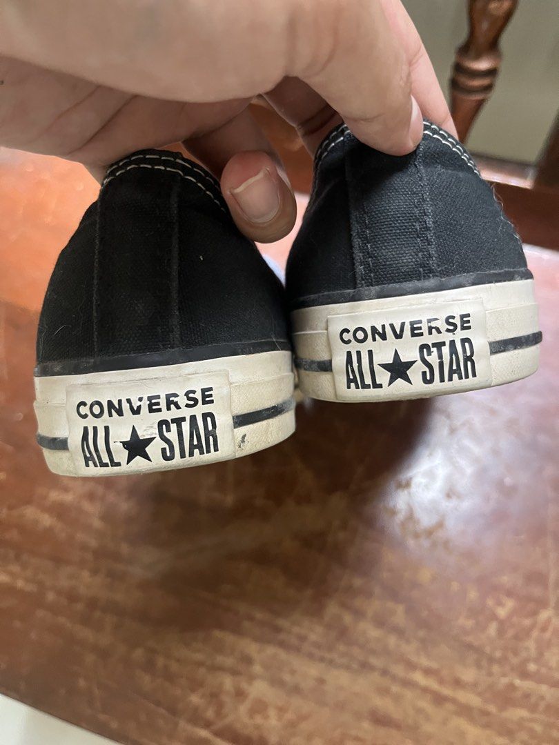 CONVERSE LOW TOP (Category: Casual Shoes) located in Pasay City. Submitted by aj.db (Listing ID 1462710909, Image 3). Description: size 9 no issue needs cleaning.