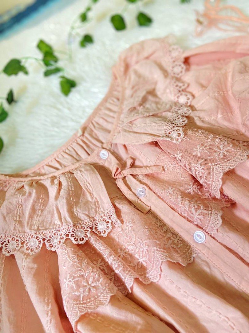 Coquette Dreamy Top (Category: Longsleeves) located in Alaminos. Submitted by ziaxieee (Listing ID 1462882597, Image 3). Description: - good as newww! 🙂‍↔️ - no flaws - fits xs-m - good for sleepwear - very coquette & the details is givinggg! 🦢.