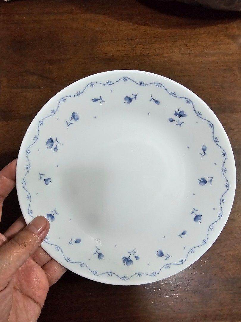 CORELLE Blue Elegance Cake Plates - 5 pcs (Category: Dinnerware & Cutlery) located in Quezon City. Submitted by senyoramaria (Listing ID 1462792310, Image 2). Description: CORELLE Blue Elegance Cake Plates 6.75 inches in diameter Set of 5 2 sets available 3k for take all (10 pcs) Can pass as brandnew. No box..