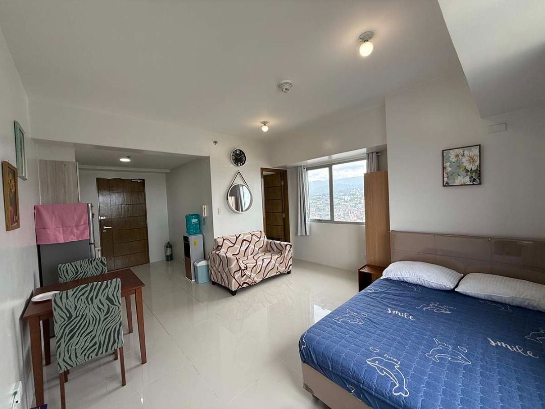 Corner Studio in Taft East Gate (Category: Apartments & Condos) located in Cebu City. Submitted by cgrkokoy (Listing ID 1462706027, Image 3). Description: Taft East Gate Location: Cebu Business Park Corner Unit (12R) Bedroom: Studio Toilet & Bath: 1 Floor Area: 30.20 sqm Monthly Rent: Php 26,000 Sale: Php 4M.