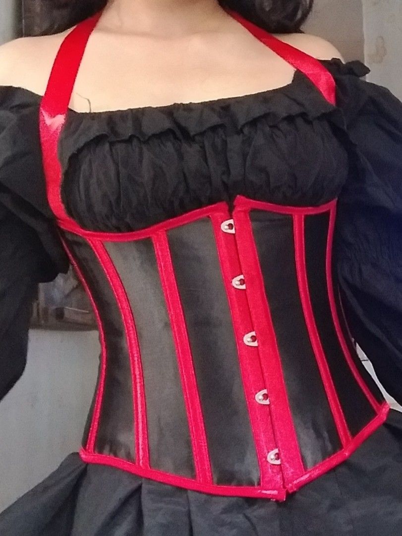 Corset Top (Category: Others Tops) located in Santa Rosa. Submitted by ashescrochets (Listing ID 1462749481, Image 1). Description: 450 pesos! S on tag but I think it'll fit upto L I really do love this corset but have to let it go😔.