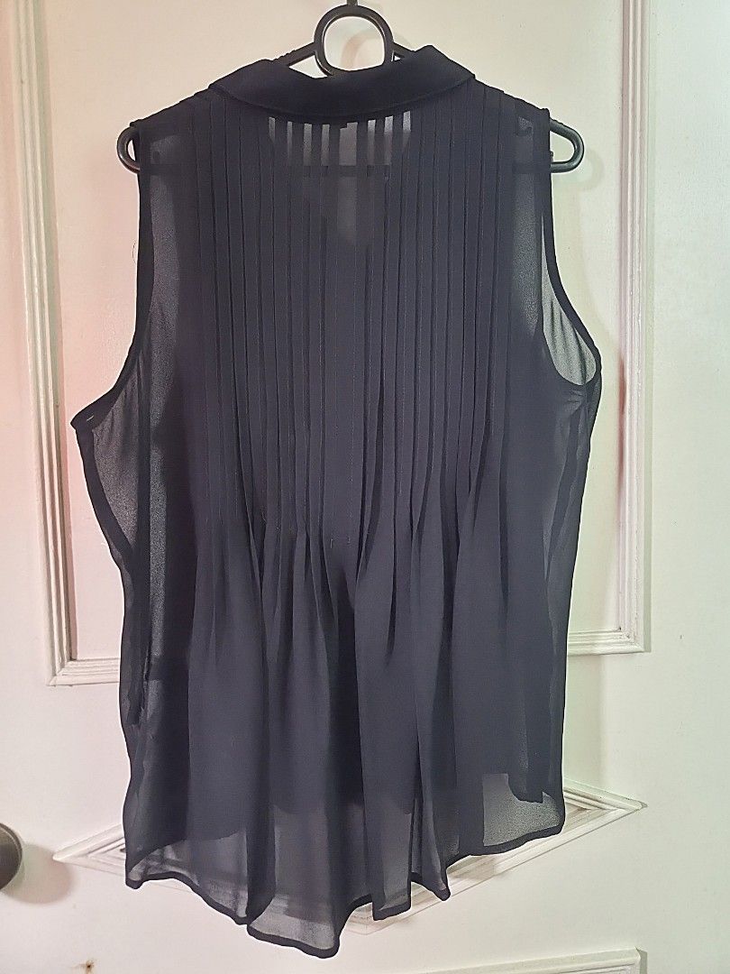 Cotton On - Black Sleeveless (Large) (Category: Sleeveless) located in Las Pinas. Submitted by ajbash (Listing ID 1462721902, Image 2). Description: .