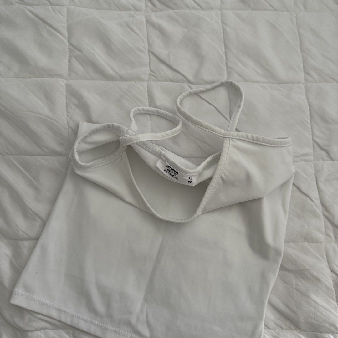 Cotton On Hold Me Cami (Category: Sleeveless) located in Davao. Submitted by aug_amari (Listing ID 1462704523, Image 2). Description: size XS.