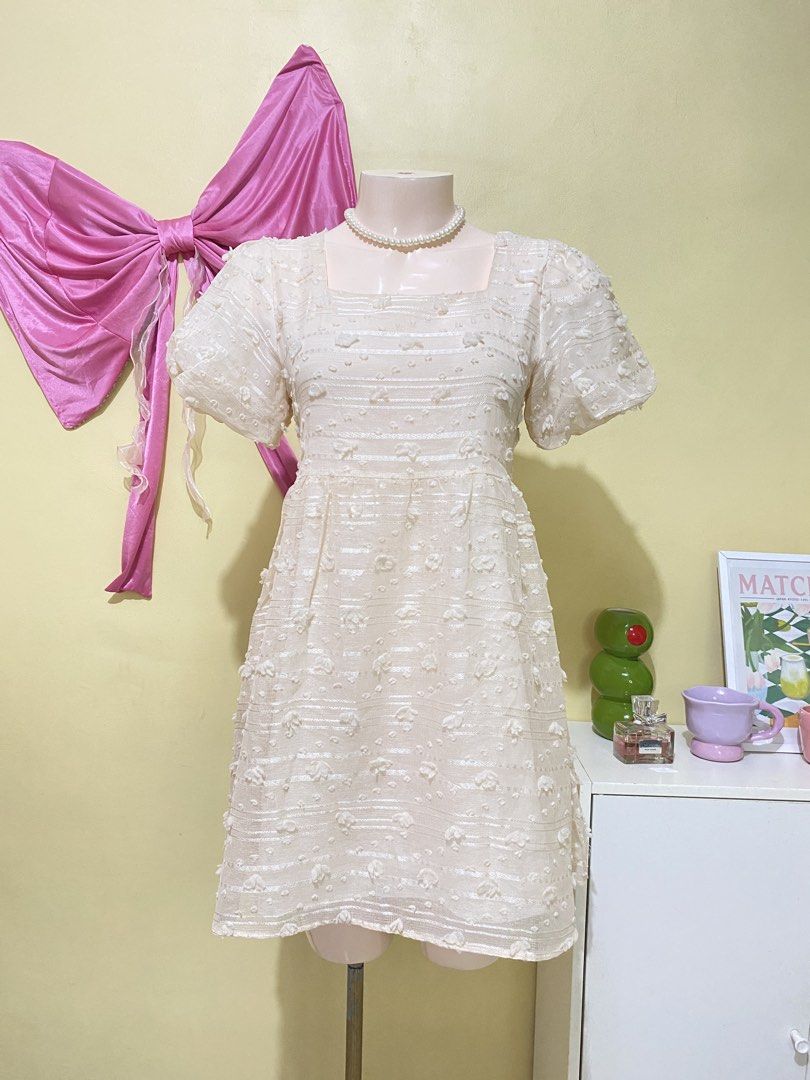 CREAM PUFFSLEEVED DRESS (Category: Dresses) located in Dasmarinas. Submitted by hannah.oakph (Listing ID 1462777424, Image 1). Description: .