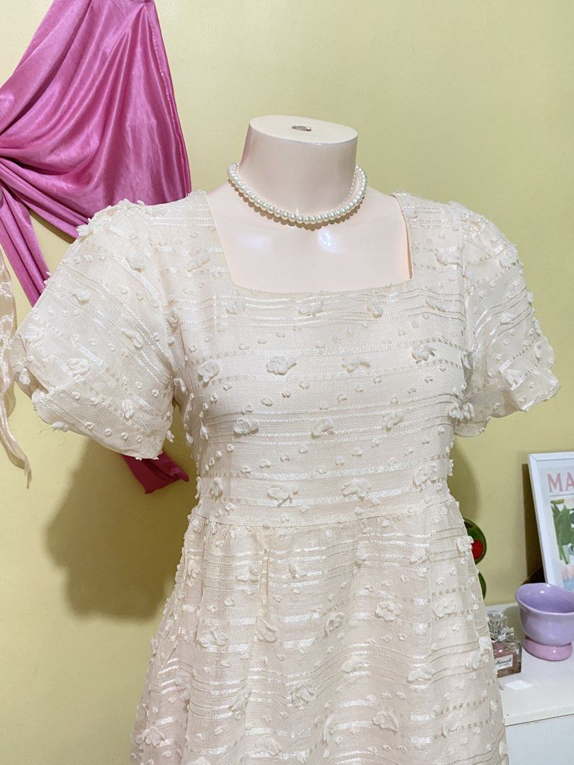 CREAM PUFFSLEEVED DRESS (Category: Dresses) located in Dasmarinas. Submitted by hannah.oakph (Listing ID 1462777424, Image 2). Description: .
