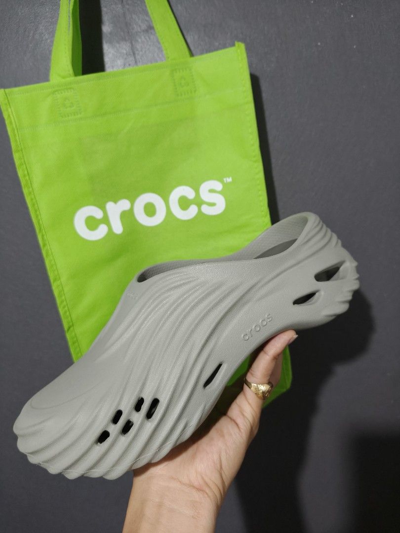 CROCS Echo Wave (Category: Slippers & Slides) located in Antipolo. Submitted by simplehans (Listing ID 1462800090, Image 3). Description: CROCS Echo Wave M/8 W/10 Brand New DIRECT MESSAGE IF INTERESTED.