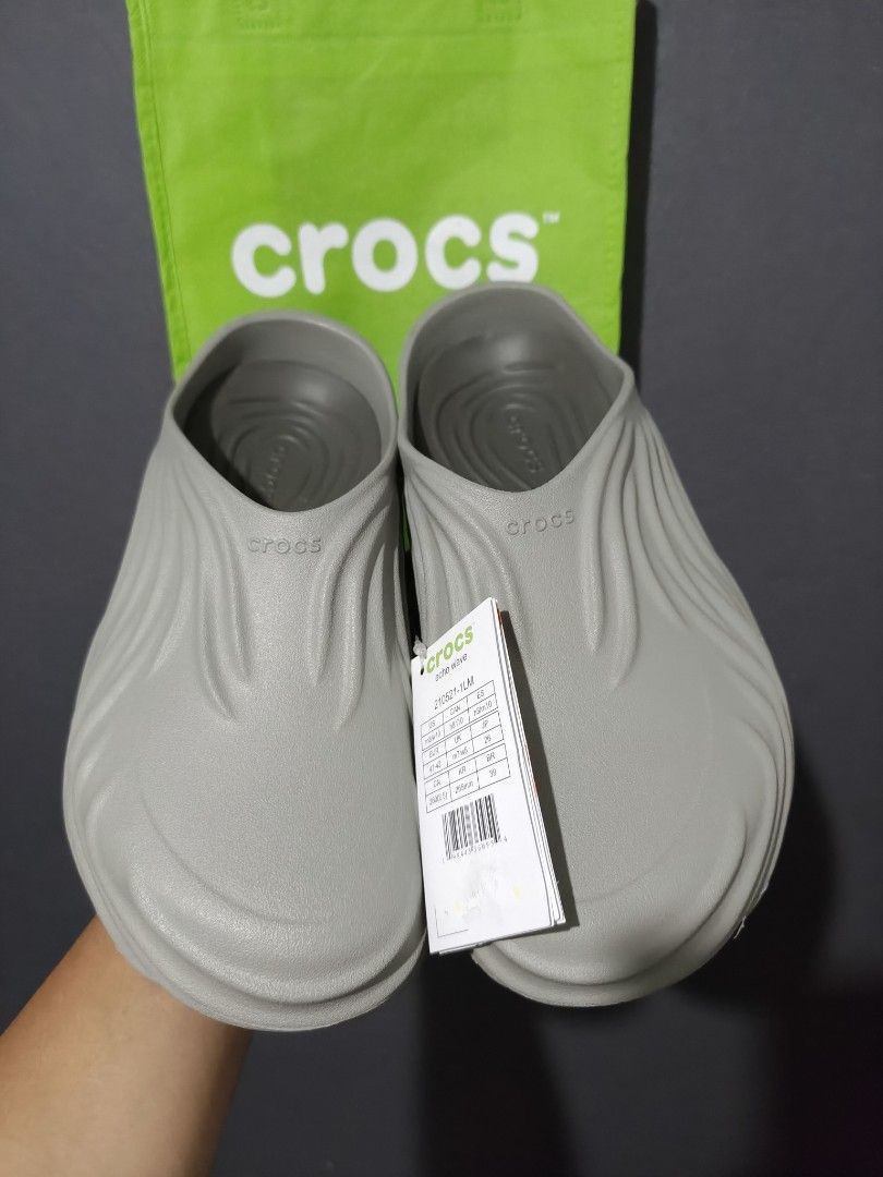 CROCS Echo Wave (Category: Slippers & Slides) located in Antipolo. Submitted by simplehans (Listing ID 1462800090, Image 2). Description: CROCS Echo Wave M/8 W/10 Brand New DIRECT MESSAGE IF INTERESTED.