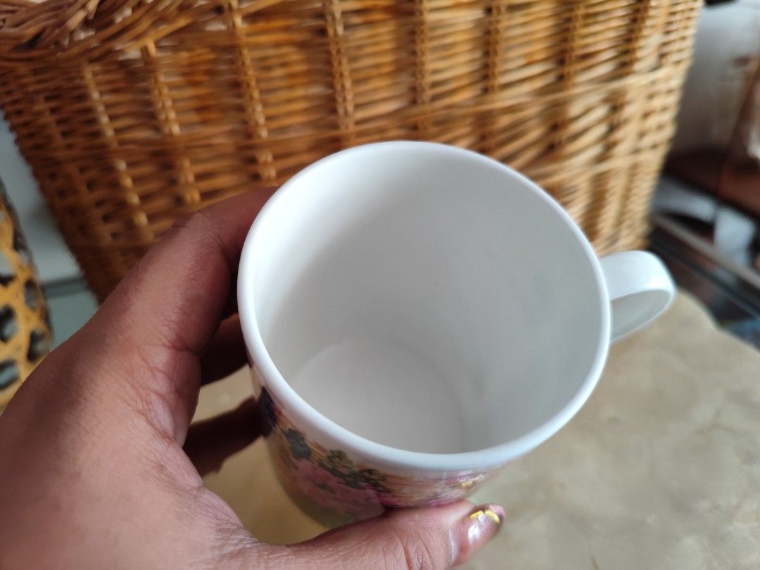 Crown Trent Mug (Category: Coffee & Tea Tableware) located in Dipolog. Submitted by thriftteata (Listing ID 1462768764, Image 2). Description: pretty mug vgc.