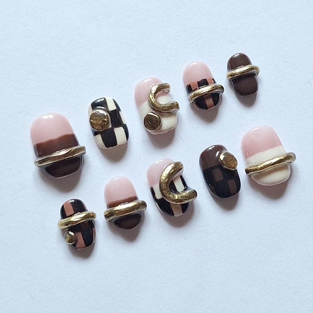 Custom press on nails (Category: Hands & Nails) located in Quezon City. Submitted by luxetips_pressph (Listing ID 1462689736, Image 2). Description: Custom Press On Nails for 250-350php Any shape and length message to order and for inquiries! Inclusions: 📌 Nail Prep Kit (Alcohol Pads, Cuticle Pusher, Nail File) 📌Jelly Glue 📌 Care Card 📌Press On Nails.