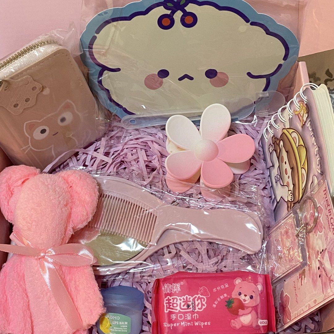 CUTE GIFT SET for girlies (Category: Other Stationery & Craft) located in Nasugbu. Submitted by aye_creation (Listing ID 1462871305, Image 1). Description: Looking for a gift for her? 👀🎀 We put together a gift set filled with cute and useful finds she’ll love, so you don’t have to spend time choosing and buying everything separately. It comes neatly packed and ready to give!🫶🏻 Perfect for birthdays, anniversaries, monthsaries, graduations, ho