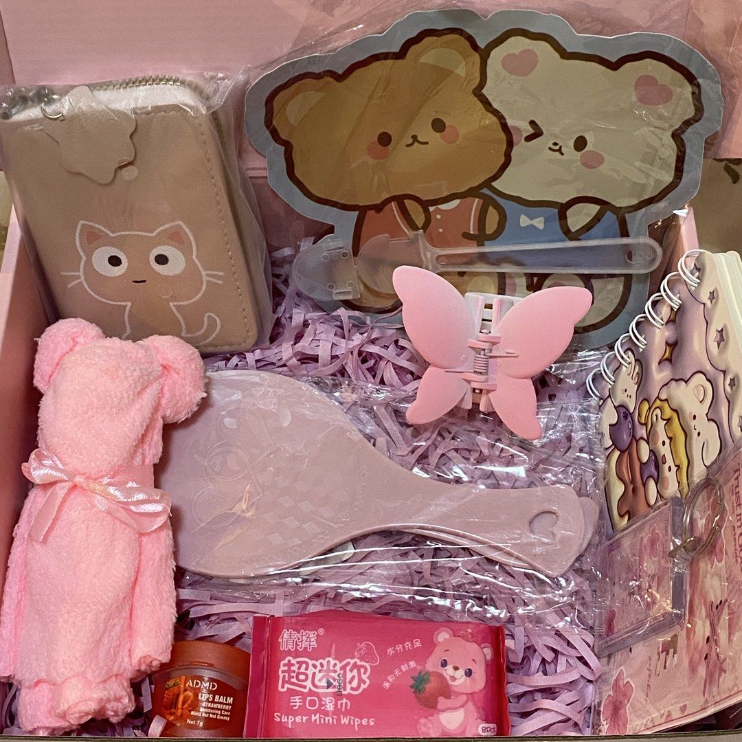 CUTE GIFT SET for girls (Category: Other Stationery & Craft) located in Nasugbu. Submitted by aye_creation (Listing ID 1462871469, Image 3). Description: Looking for a gift for her? 👀🎀 We put together a gift set filled with cute and useful finds she’ll love, so you don’t have to spend time choosing and buying everything separately. It comes neatly packed and ready to give!🫶🏻 Perfect for birthdays, anniversaries, monthsaries, graduations, holi