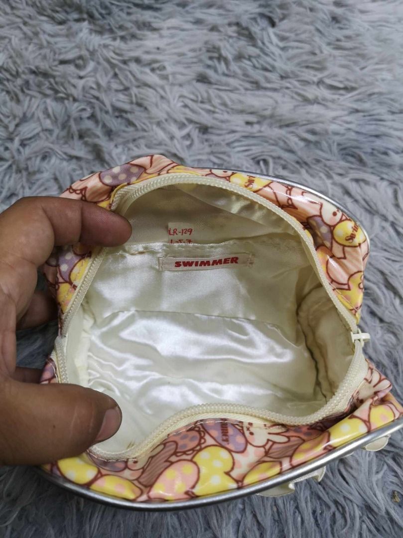 Cute Prints Zipper Closure Cosmetic Pouch (Category: Purses & Pouches) located in Santa Cruz. Submitted by jmy_surplus.2 (Listing ID 1462684546, Image 2). Description: Size ; L - 5.7 W - 6.6 Color ; Yellow , Peach Type ; Cosmetic Pouch Brand ; No brand Material ; Nylon Style ; Zipper Closure Cosmetic Pouch LR 129 JMY 4 Batch #222.