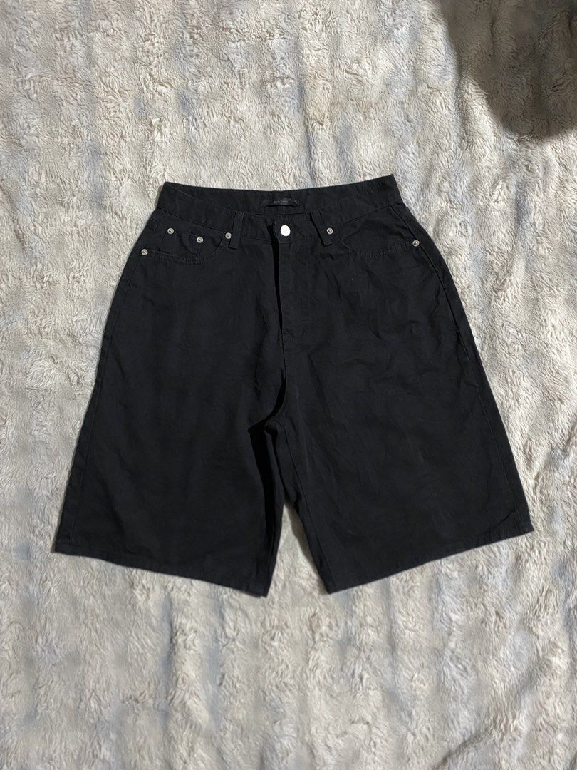 DAILYOU Black Denim Bermuda Shorts (Category: Shorts) located in Andop. Submitted by safewater-895a (Listing ID 1462884208, Image 1). Description: - Brand: DAILYOU - Style: Black Denim Bermuda Shorts - Fit: Mid-waist - Closure: Button and zip - Pockets: Classic five-pocket styling - Length: Hits around the knee - Occasion: Great for casual wear - Waistline: 29-30 -Lenght: 23.