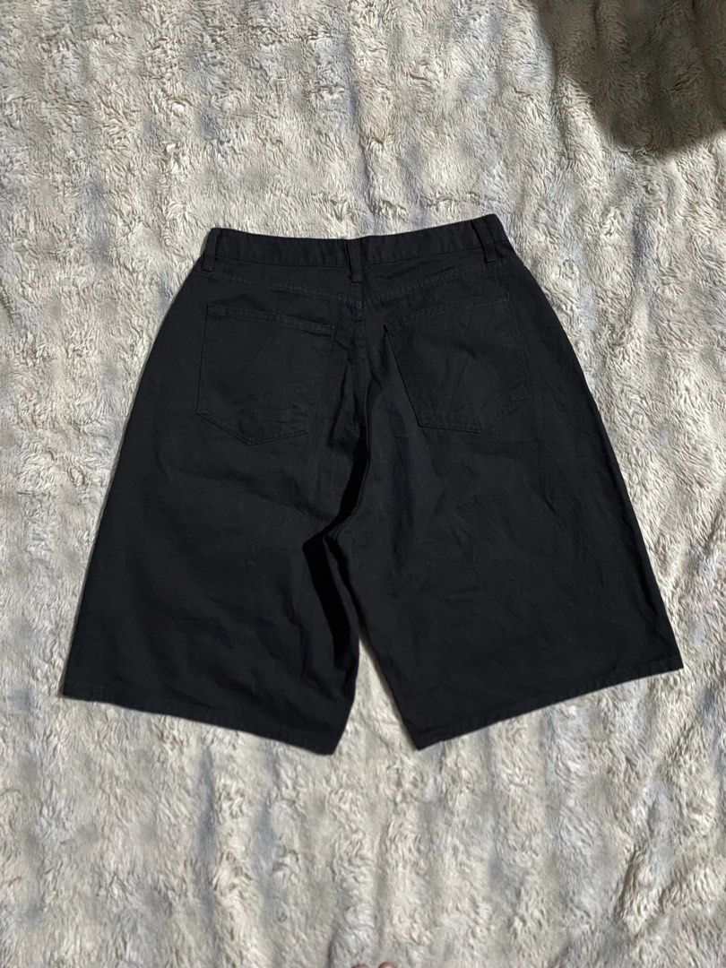 DAILYOU Black Denim Bermuda Shorts (Category: Shorts) located in Andop. Submitted by safewater-895a (Listing ID 1462884208, Image 3). Description: - Brand: DAILYOU - Style: Black Denim Bermuda Shorts - Fit: Mid-waist - Closure: Button and zip - Pockets: Classic five-pocket styling - Length: Hits around the knee - Occasion: Great for casual wear - Waistline: 29-30 -Lenght: 23.